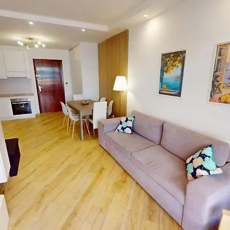 شقة 118e - Agreable 2p Climatise Avec Terrasse مينتون